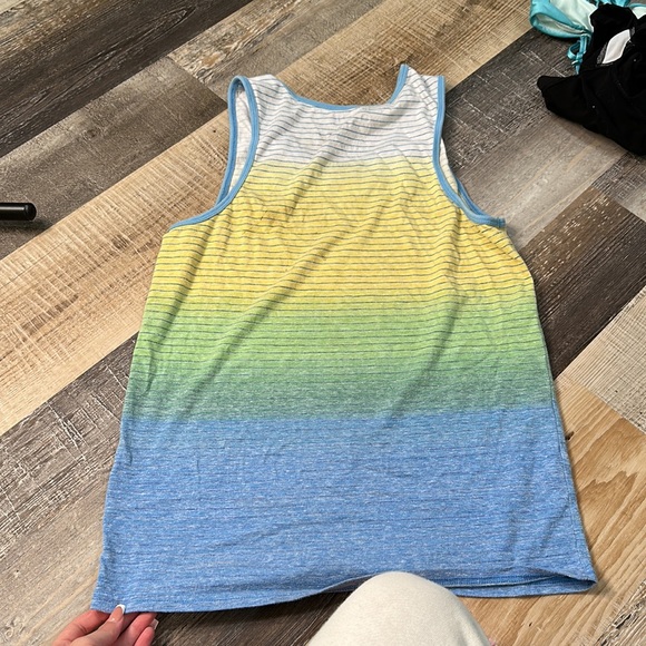 hurley tank top✨ - Picture 2 of 3